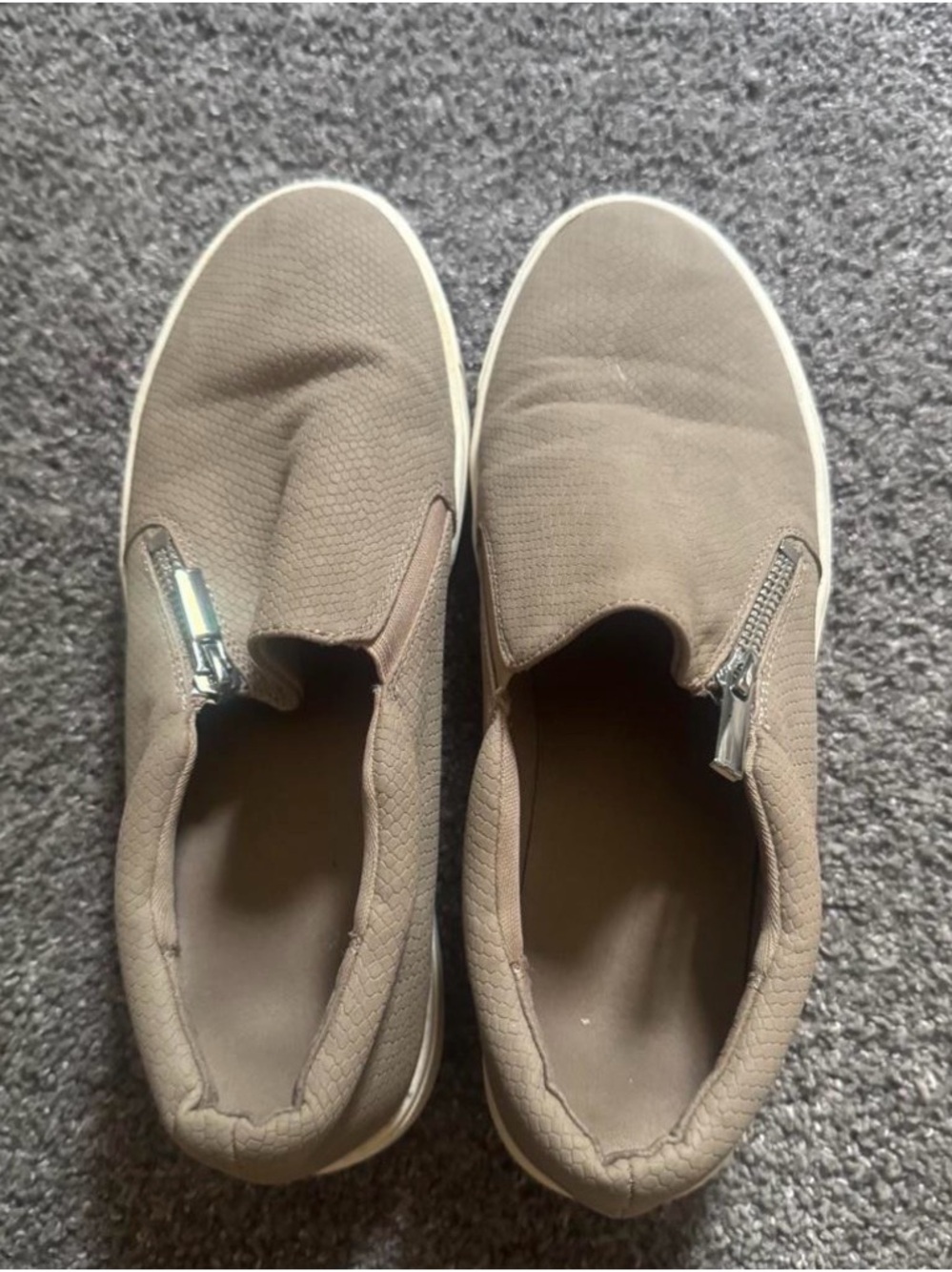 Women’s Slip-On Casual Sneakers in Taupe with Side Zipper
